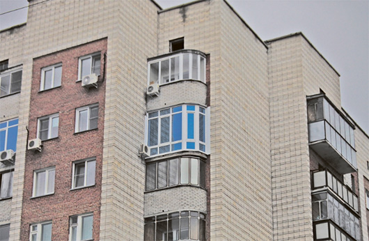 Балконы Бердска: кто во что горазд