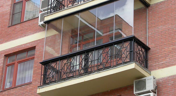 «Если собственники решают застеклить балконы, это должно выглядеть стильно и красиво»