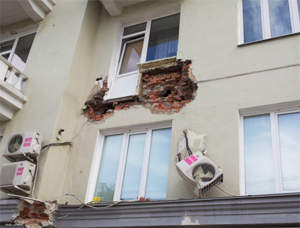 В Перми замена окон стала причиной обрушения балкона 