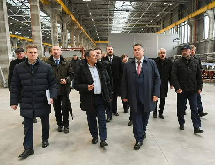 Губернатор Тверской области ознакомился с ходом строительства завода светопрозрачных конструкций