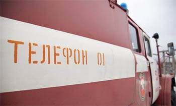 В Архангельской области злоумышленники подожгли магазин окон и дверей