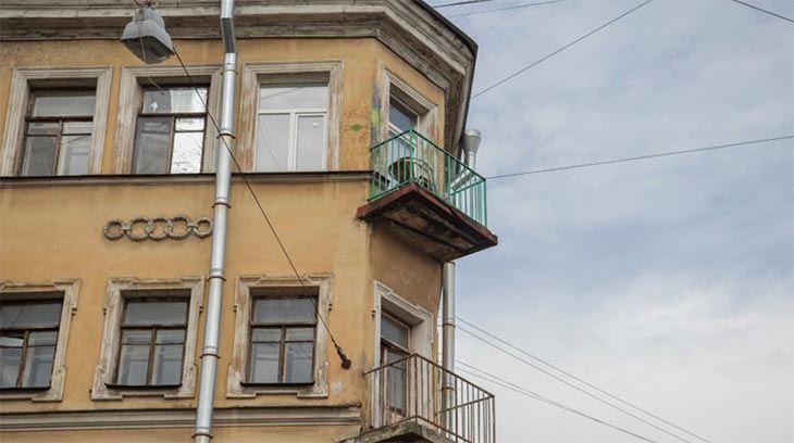 Госжилинспекция неудовлетворительно оценила 2% балконов Петербурга
