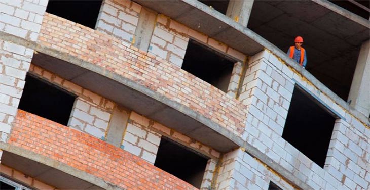 Почти 28% строительных организаций Петербурга показали убытки по итогам первого полугодия 2017 г.