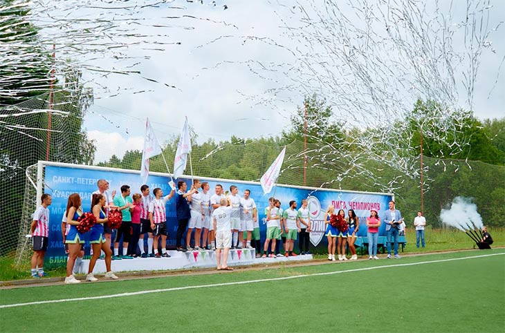 Июнь для компании запомнился играми Лиги Чемпионов REHAU, которые проходили в разных городах России между командами, собранными из сертифицированных монтажников клуба REHAU.PRO. 