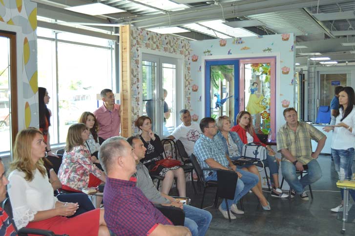 В барнаульском шоу-руме компании КОНСИБ, партнере VEKA Rus, состоялся День открытых дверей