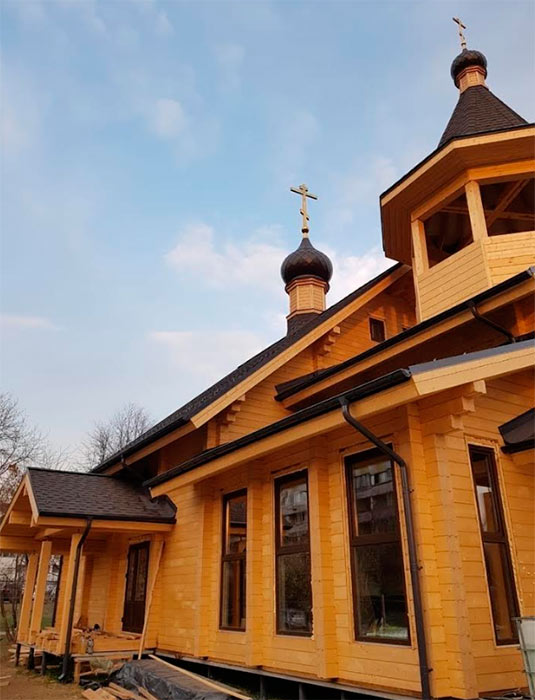 Компания profine RUS совместно с партнерами помогла Храму в преддверии Православной Пасхи