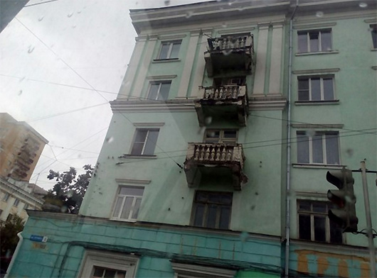 В Нижнем Новгороде на ребенка упал кусок балкона