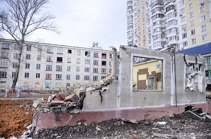 Мусор, оставшийся после сноса пятиэтажек в Москве, превратят в стройматериалы