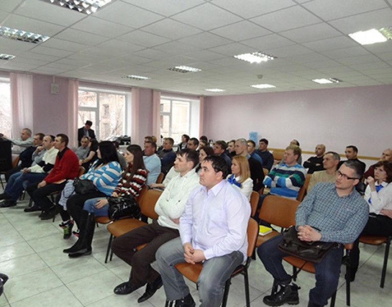 Представители VEKA совместно с Заводом «Планета Свет» провели семинар в Перми