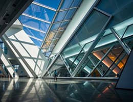 В Калининграде завершилось остекление филиала Большого театра уникальными витражами class= В Калининграде завершилось остекление филиала Большого театра уникальными витражами