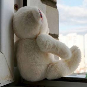 Акция «Осторожно: ребенок на окне» прошла в Свердловском округе Иркутска