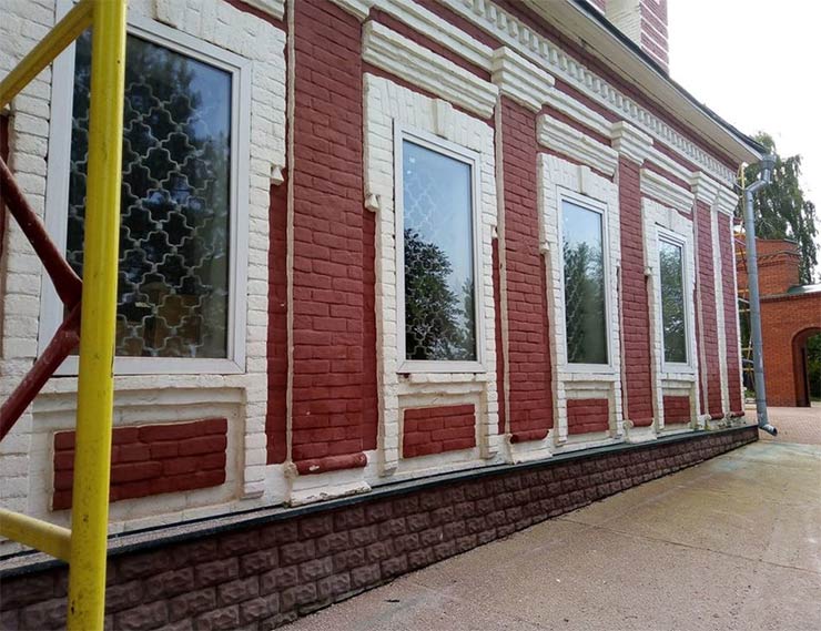 В Переславле в храме 19 века вставили пластиковые окна: к делу хотели подключить полицию
