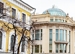 «Полмиллиона евро»: в Казани чинят светопрозрачный зенитный фонарь