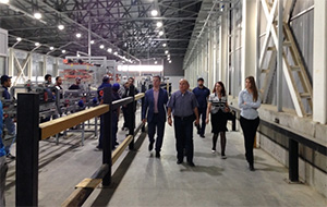 Специалисты аналитического центра при Правительстве РФ посетили АО «Каспийский завод листового стекла»