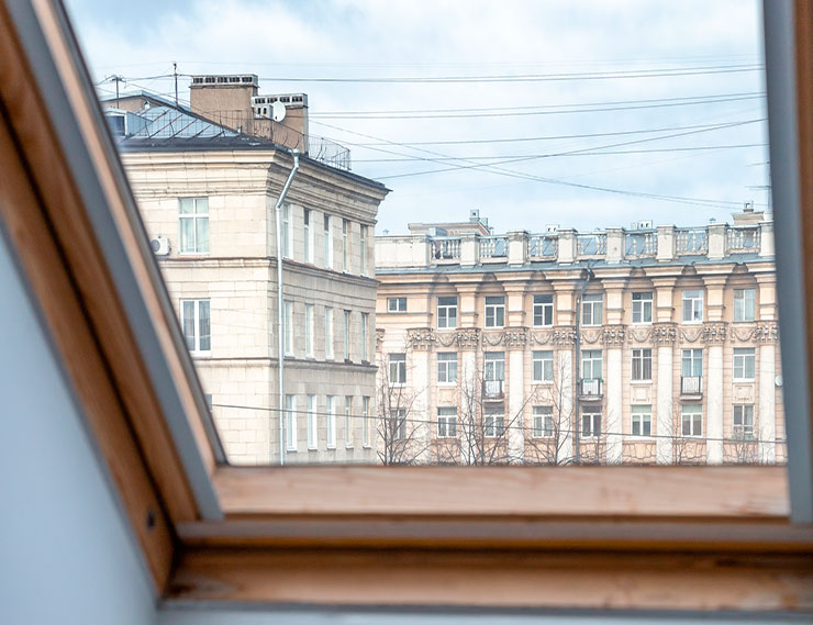 Мансардные окна станут вне закона вслед за остеклением балконов 