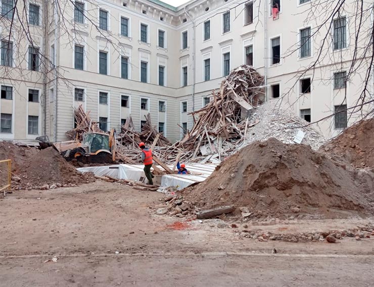 Депутаты Мосгордумы и общественники проконтролируют реставрацию окон Воспитательного дома 