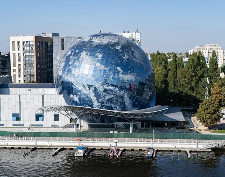 В Калининградском музее Мирового океана завершаются испытания аквариумных стёкол