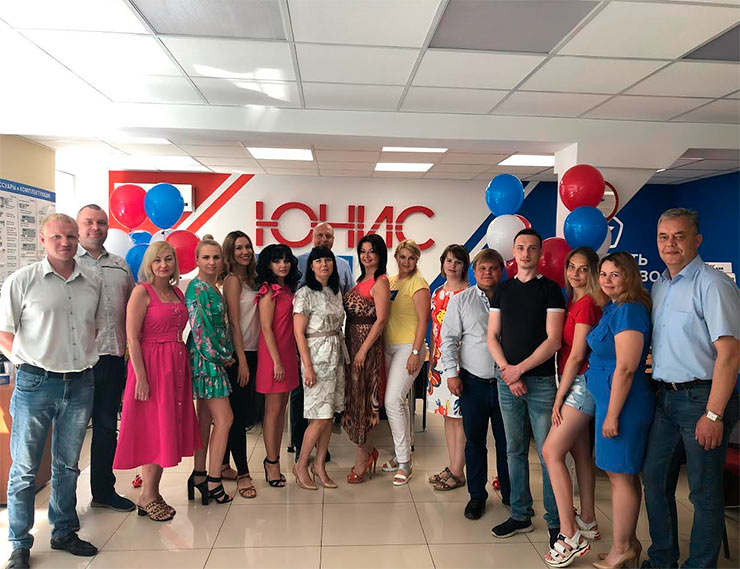 profine RUS поздравляет своего партнера компанию «Юнис Групп» с юбилеем!