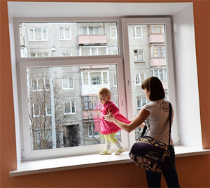 В Мурманске продолжается городская программа «Теплое окно»