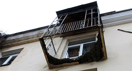 Балкон с людьми обрушился в Волгограде