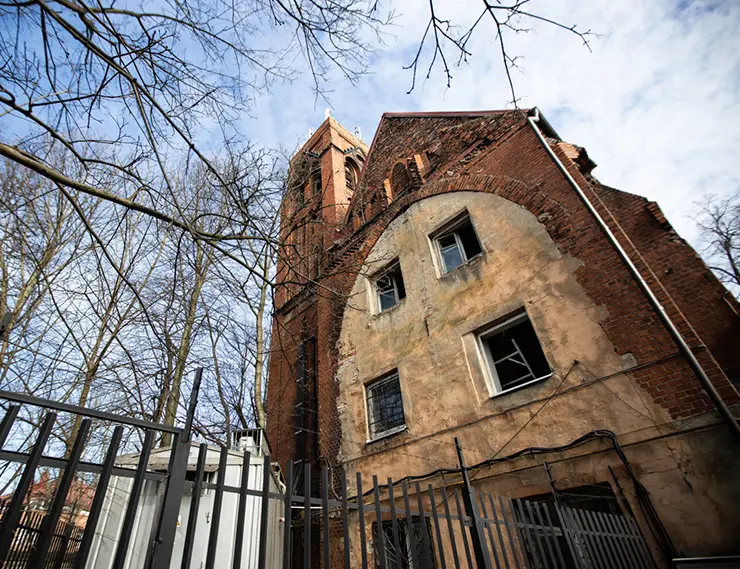 Губернатор призвал восстанавливать оригинальные оконные рамы на исторических домах в Калининграде