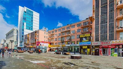 Администрация Екатеринбурга продолжает «балконную реформу»: на очереди пять зданий в центре города