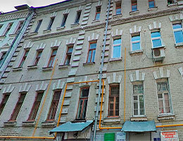 В Москве обновили дома с необычными окнами class= В Москве обновили дома с необычными окнами