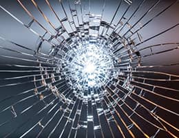 Стекольный завод выплатил 700 тыс. после инцидента с «триплексом» class= Стекольный завод выплатил 700 тыс. после инцидента с «триплексом»