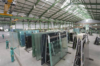 Китайский бизнесмен готов инвестировать в создание завода по производству строительного стекла в Самарканде