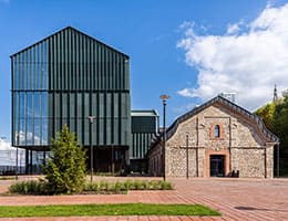 Видеообзор Пермской художественной галереи: роль стекла в архитектуре нового здания class= Видеообзор Пермской художественной галереи: роль стекла в архитектуре нового здания