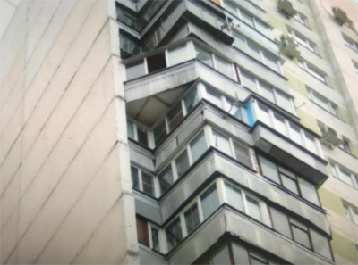 Авиаконструктор построил незаконный балкон в доме на северо-западе Москвы