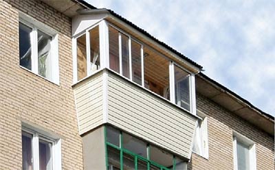 Застекленные балконы стали причиной потопа в квартирах