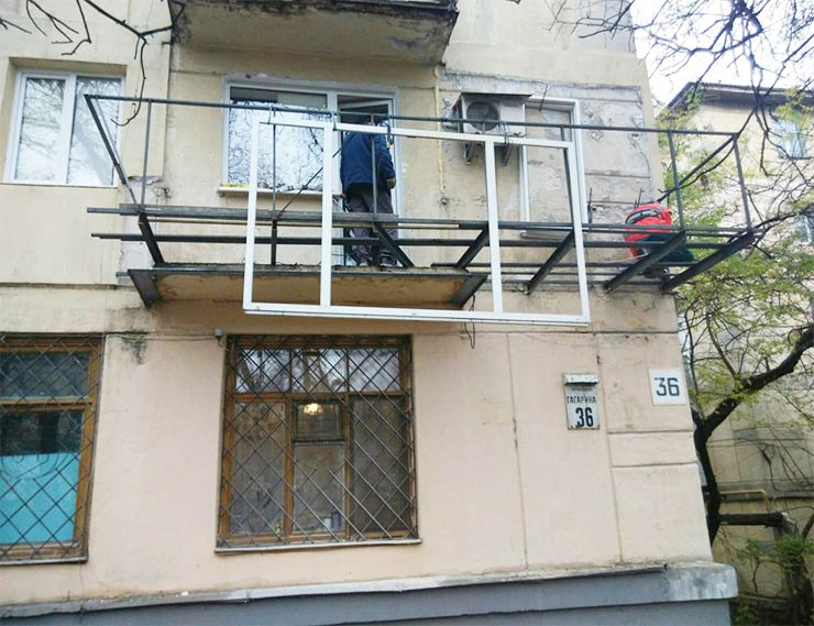 УК из Волжского заплатит 250 000 рублей за поврежденные фасад и балконы