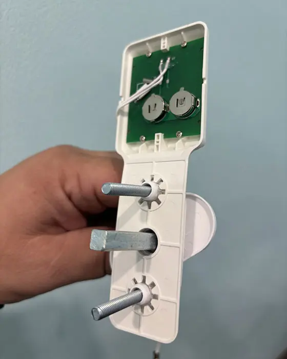 Установка оконного термогигрометра TRG Установка оконного термогигрометра TRG