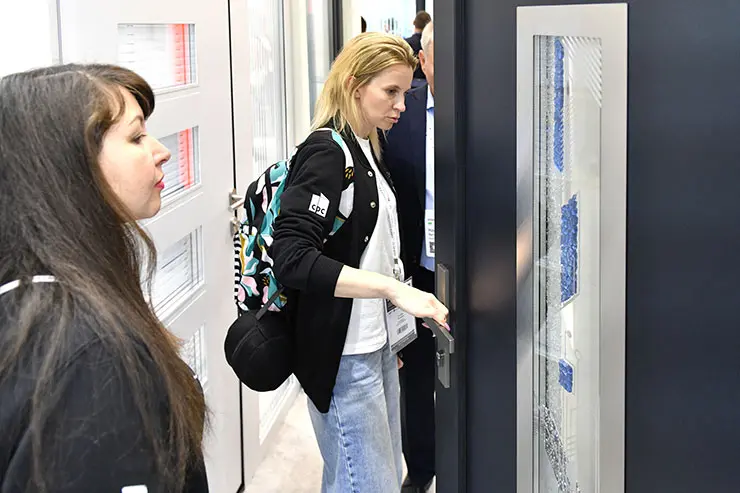 Участие в выставках позволяет привлечь в компанию большую долю B2B клиентов Участие в выставках позволяет привлечь в компанию большую долю B2B клиентов