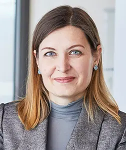 Генеральный директор Larta Glass Елена Рассудимова Генеральный директор Larta Glass Елена Рассудимова