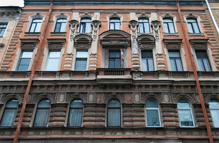 В Петербурге проводят комплексную работу по улучшению состояния фасадов зданий
