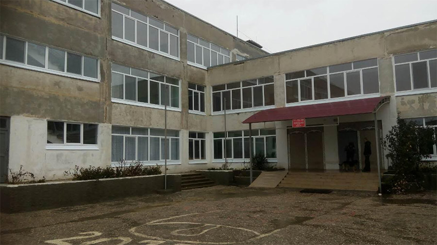 Партнер profine RUS провел остекление школ в Крыму