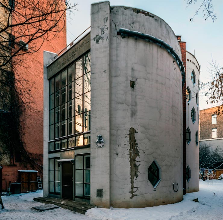 Знаменитые шестиугольные окна дома Мельникова в Москве ждет реставрация 