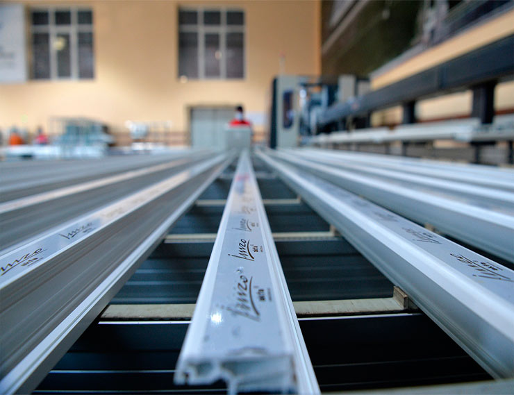 Президент Кыргызстана посетил кыргызско-узбекское производство окон Президент Кыргызстана посетил кыргызско-узбекское производство окон