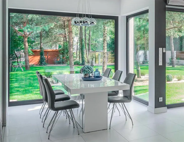 Панорамные окна дают потрясающий визуальный эффект Панорамные окна дают потрясающий визуальный эффект