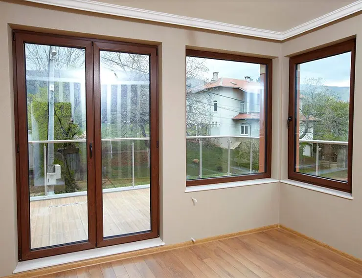 Оконные рамы могут иметь различные размеры и цвета Оконные рамы могут иметь различные размеры и цвета